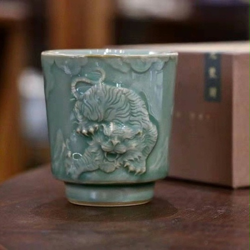 淳之新品（新年礼7）虎年青瓷福杯“福虎生福”