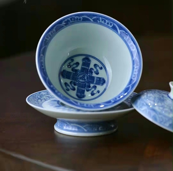 薄胎柴窑莲托八宝白描茶具套组 (5)