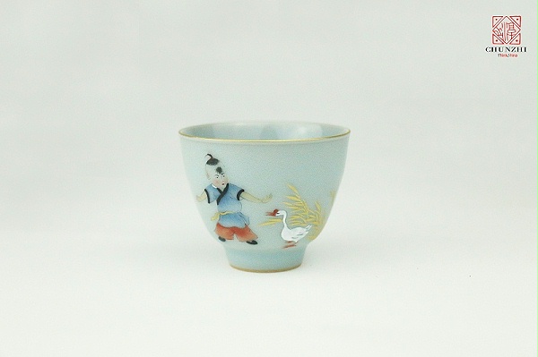童子戏鹅描金青瓷单杯4