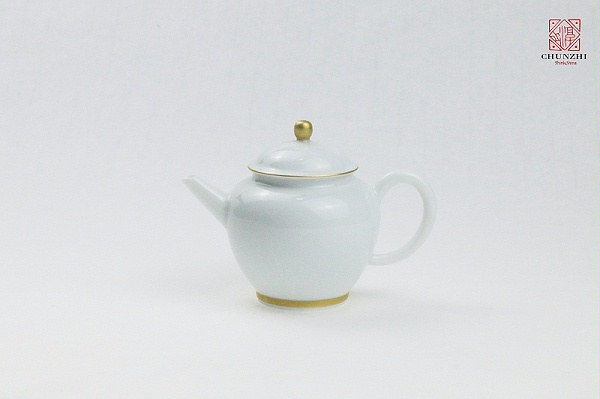 淤泥描金小茶壶