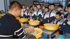 乐享春日 亲近自然——金铃子幼儿园社会实践活动