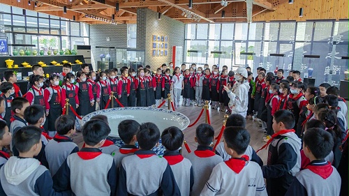 研学 || 一笔青花·春色入瓷——2026春季学生团开启