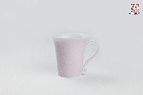 粉红釉马克杯