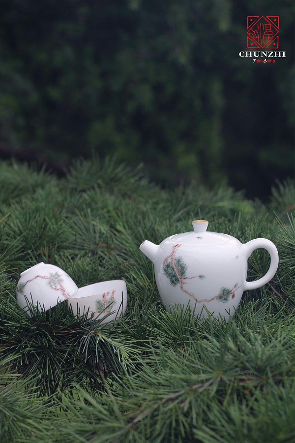  高白瓷青松鸡心杯茶具套组