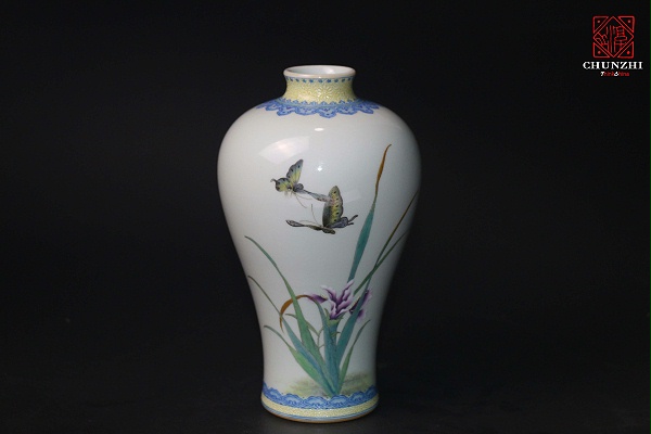 淳之古彩蝶恋花梅瓶