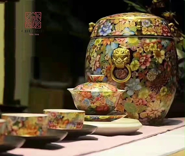 淳之描金双耳兽万花珐琅不落地大罐