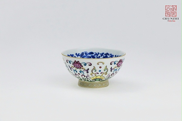 缠枝莲青花主人杯