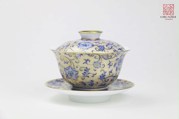 茶叶末釉双耳尊