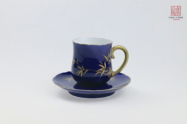 祭蓝描金竹葵口咖啡杯