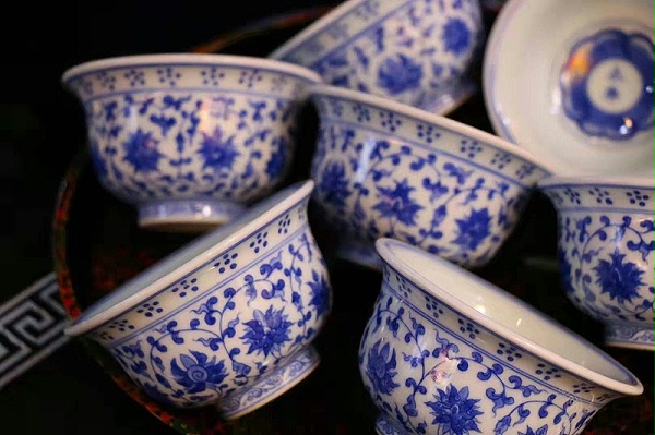 淳之经典永乐手绘青花压手杯