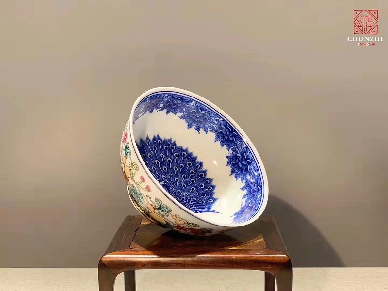 淳之斗彩描金蝠内外画茶碗