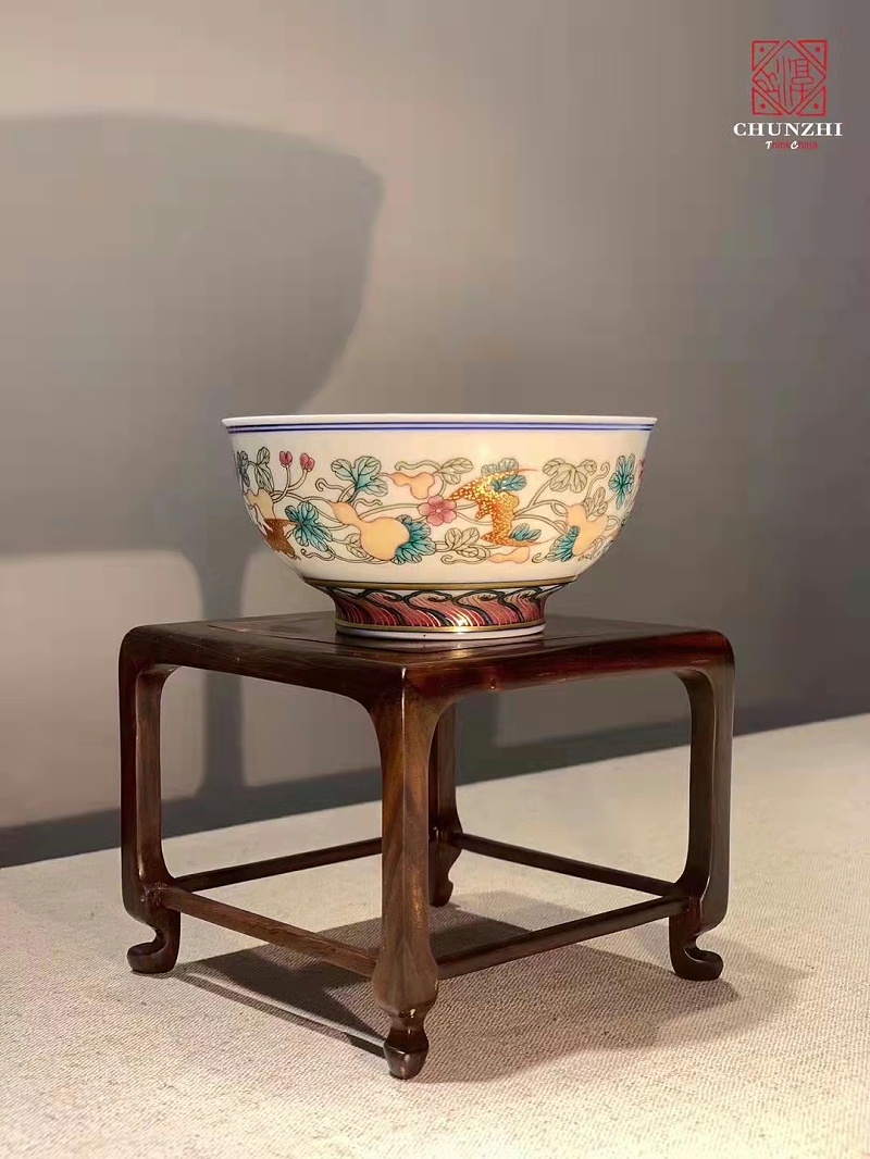 淳之斗彩描金蝠内外画茶碗