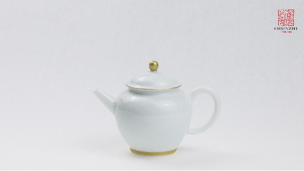 CHUNZHI®||净如孩童——淳之玉泥描金小白壶