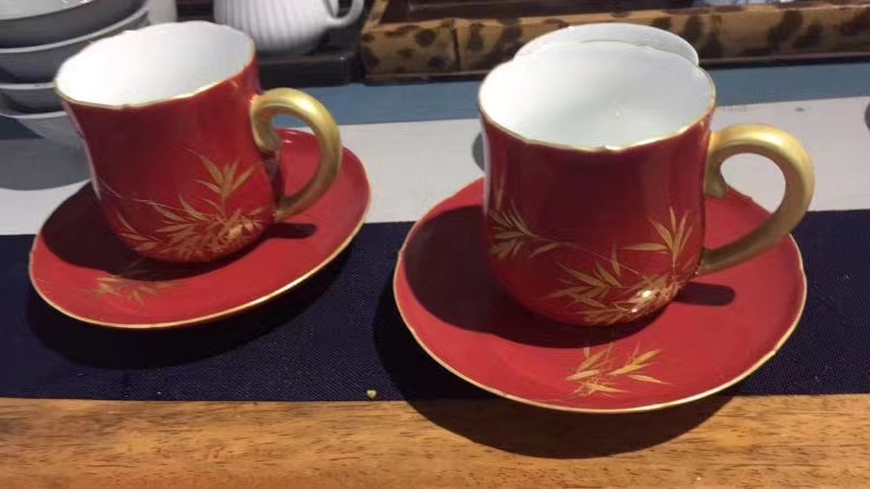 淳之祭红描金葵口咖啡杯