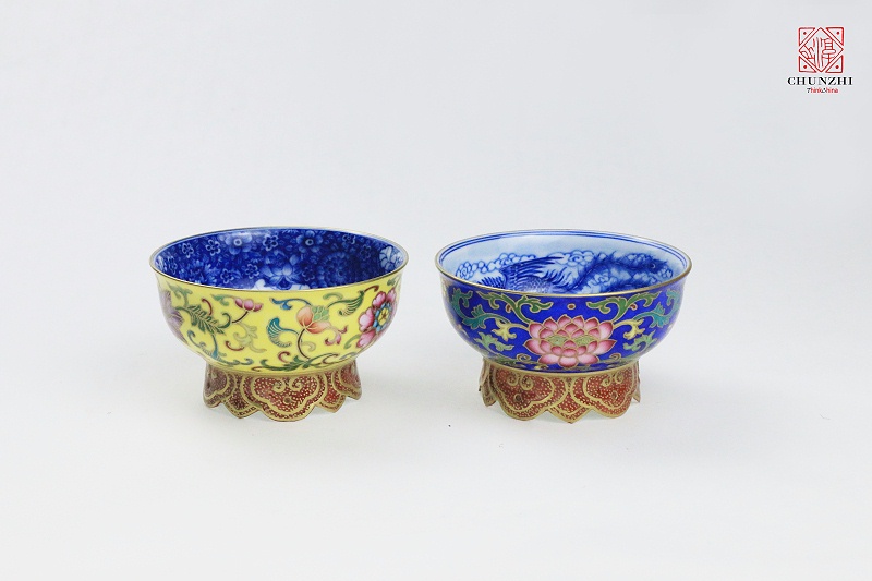 珐琅彩内青花祥云杯