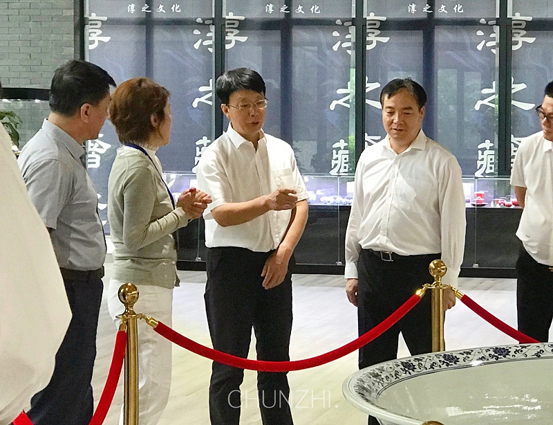 011e8351da8ef52444a6a2ba4889222