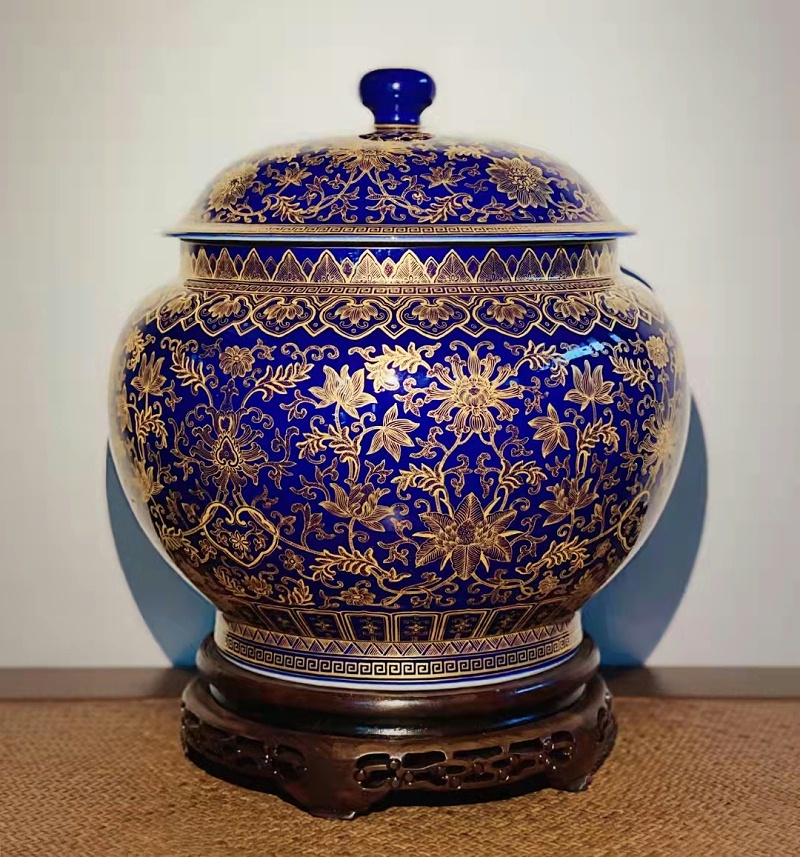 淳之纯手工手绘缠枝莲祭蓝描金大罐