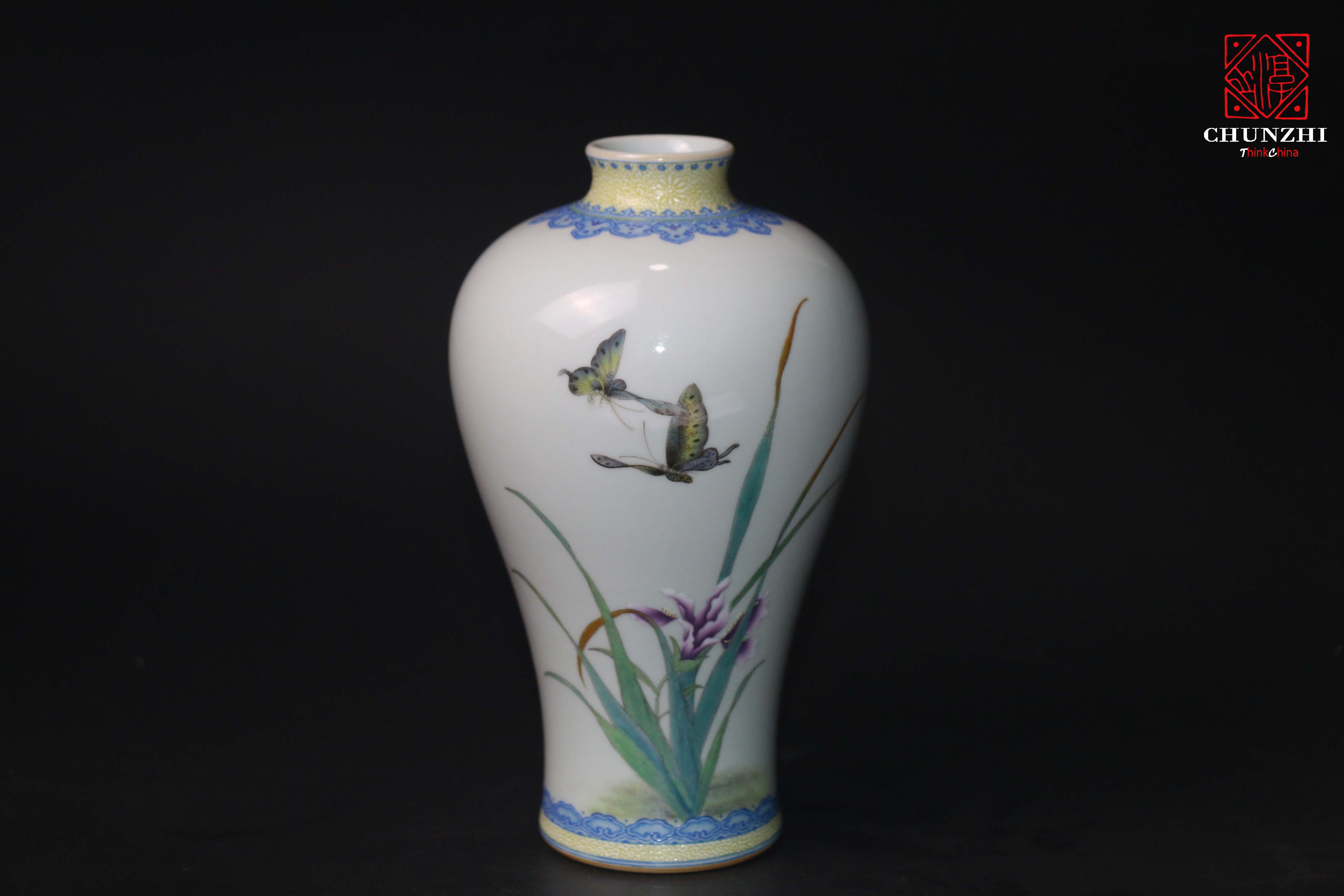 淳之古彩蝶恋花梅瓶