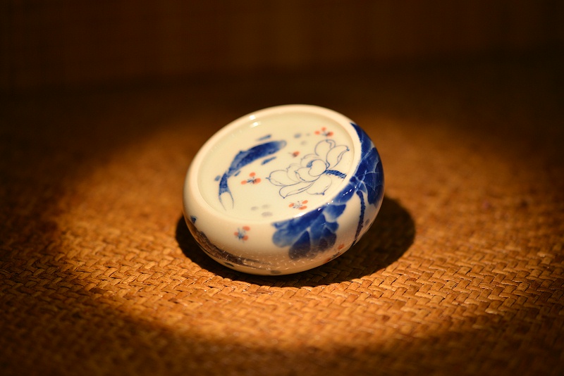 青花汾水鲤鱼盖置