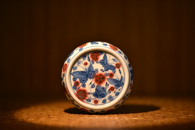 青花釉里红蝴蝶盖置