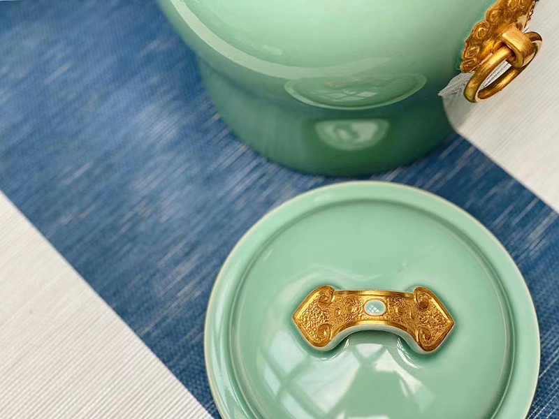 淳之“金镶玉”青瓷如意柄双耳罐